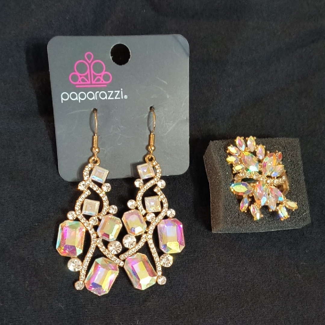 Paparazzi Gold Earrings With Iridescent Stones 8$